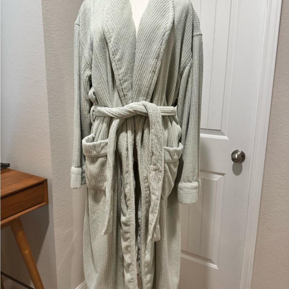 Cozy Earth Plush Cotton & Bamboo Ribbed Robe in “Laurel” - Picture 6 of 11